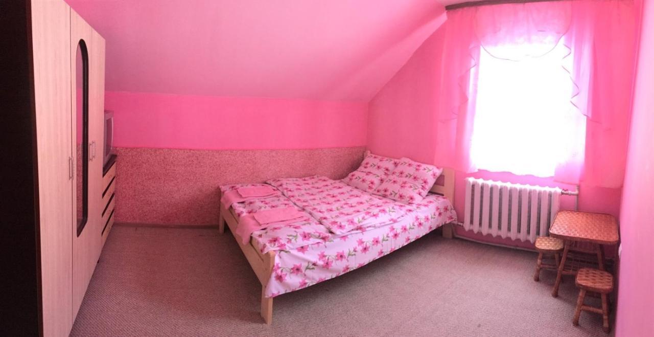 У Ондраша Appartement Yasinya Buitenkant foto