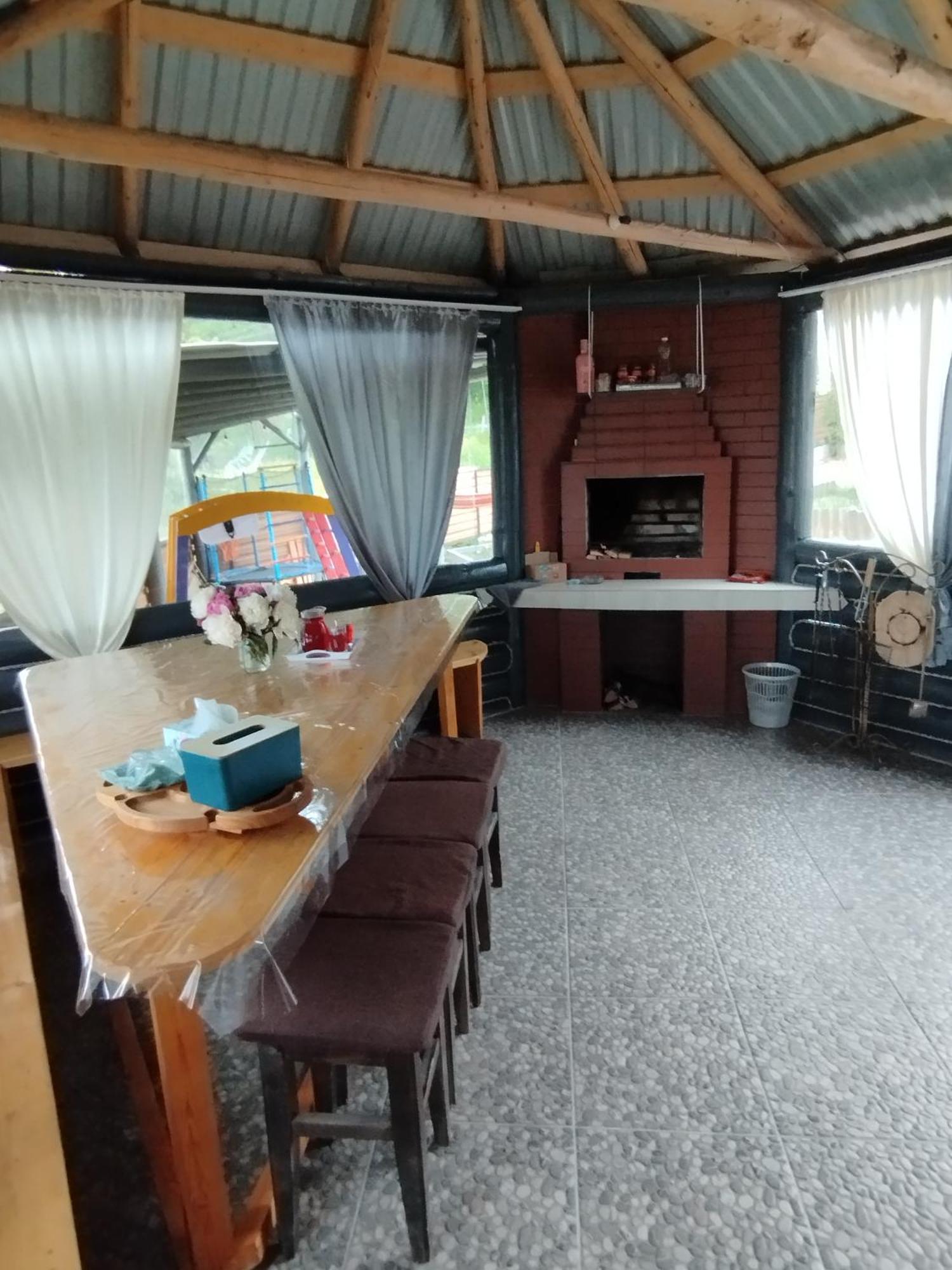 У Ондраша Appartement Yasinya Buitenkant foto